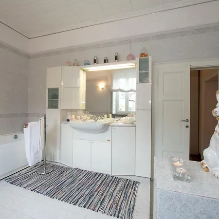 Sleeps 6 Wifi アパート *