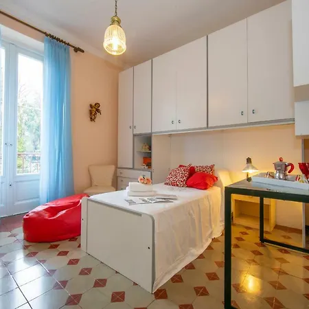 アパート Sleeps 6 Wifi メイナ